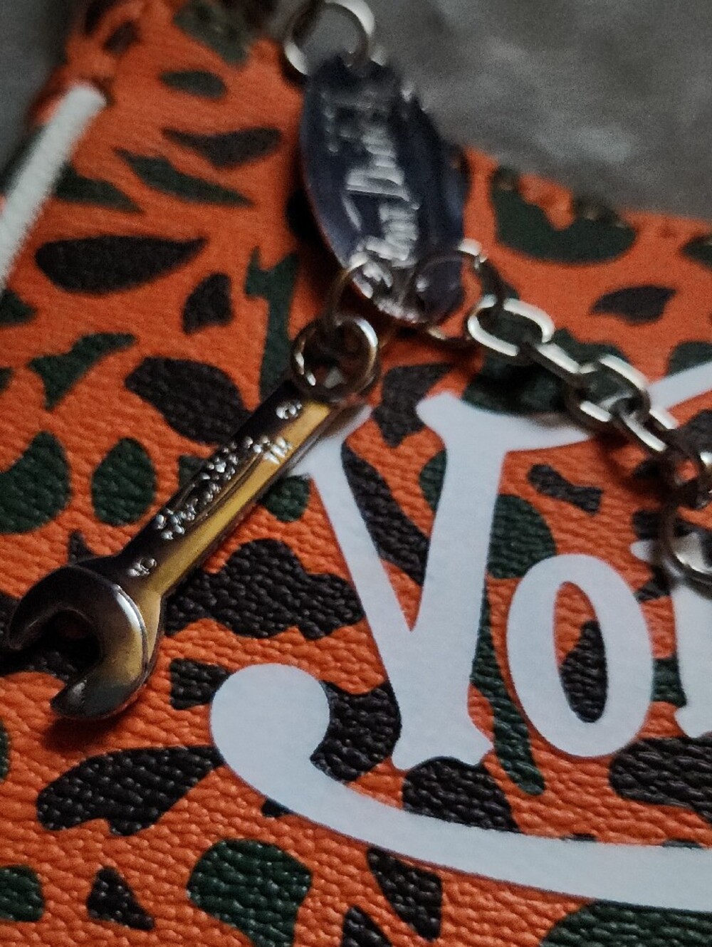 Von Dutch Orange Leopard Mini Shoulder Bag with Chain - Picture 3 of 8